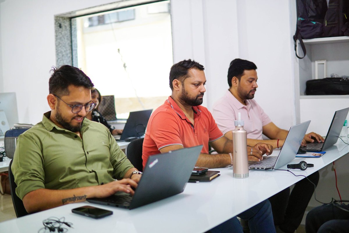 Corvi (@corviledlight) on Twitter photo 