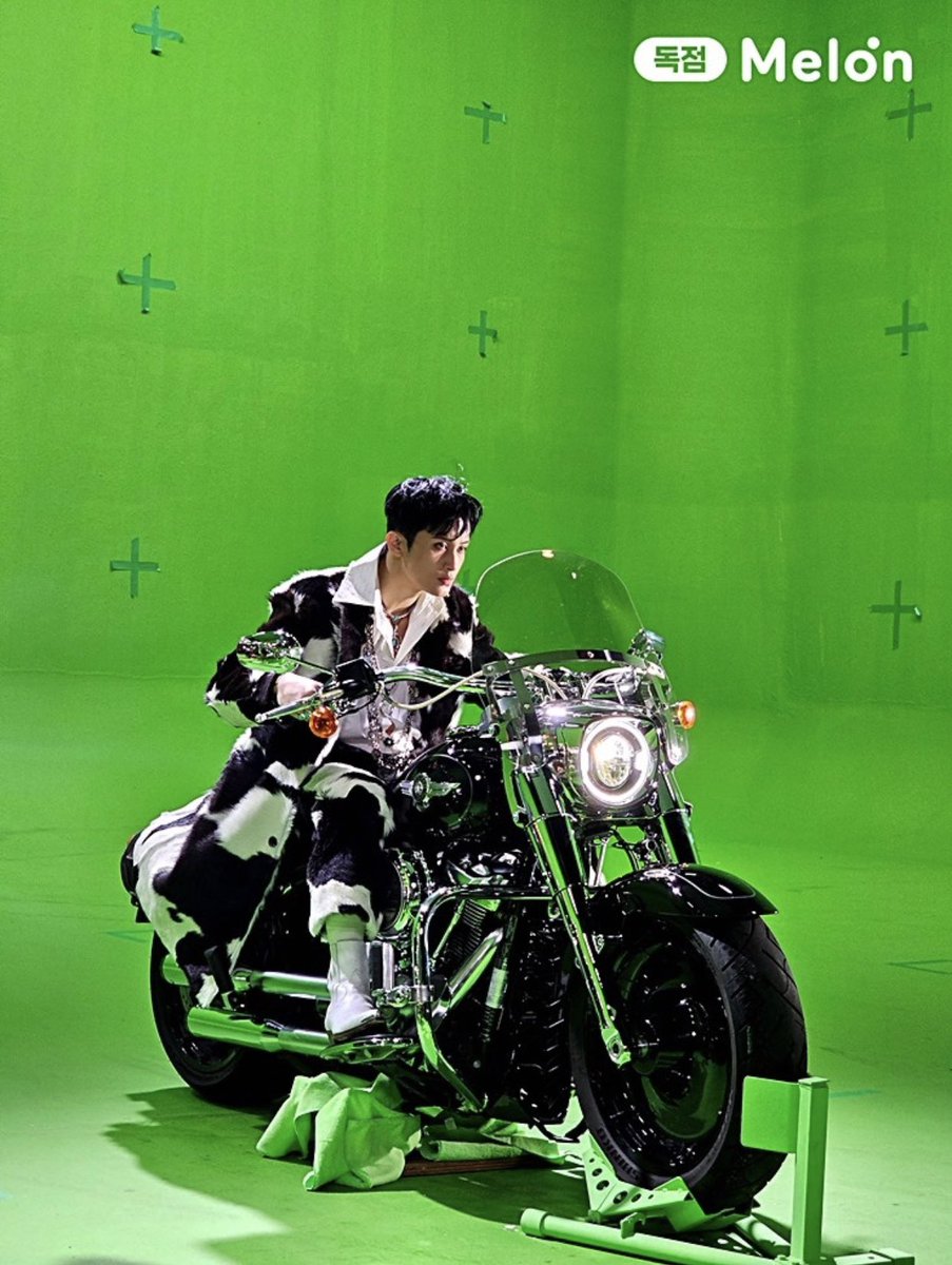 0802lees's tweet photo. 250319 +82 pressin’ melon exclusive photos #mark https://t.co/gdT7a7TiZT