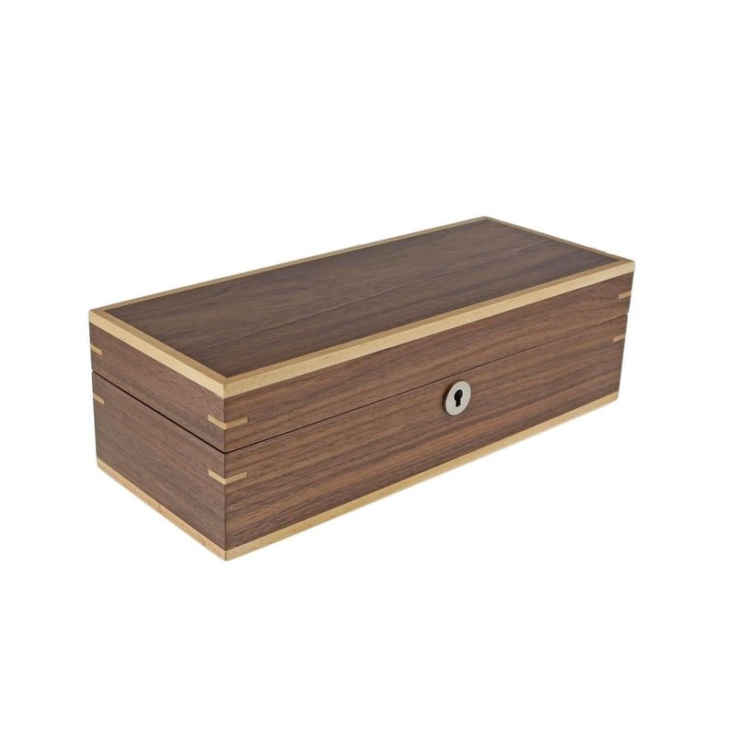 aevitas_uk's tweet image. Upgrade your watch collection with Aevitas' elegant boxes. Choose from Light Walnut Wood for 5 watches, Premium 20 or 6 Watch Box in Cherry Wood. Shop now. #AevitasUK #WatchBoxes aevitas-uk.co.uk