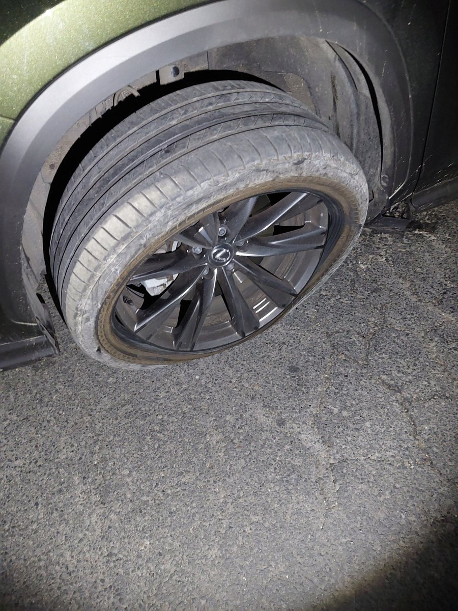 KentPolice7oaks's tweet photo. #NeighbourhoodTaskForce officers in Swanley got behind a suspicious #Lexus & checks confirmed it as #Cloned. After it was #Stung by @KPTacOps, the following #Pursuit didn't last long & driver didn't get far, being arrested. Vehicle shown #Stolen from #Croydon the day before. ^JP https://t.co/pqFozVW8oO