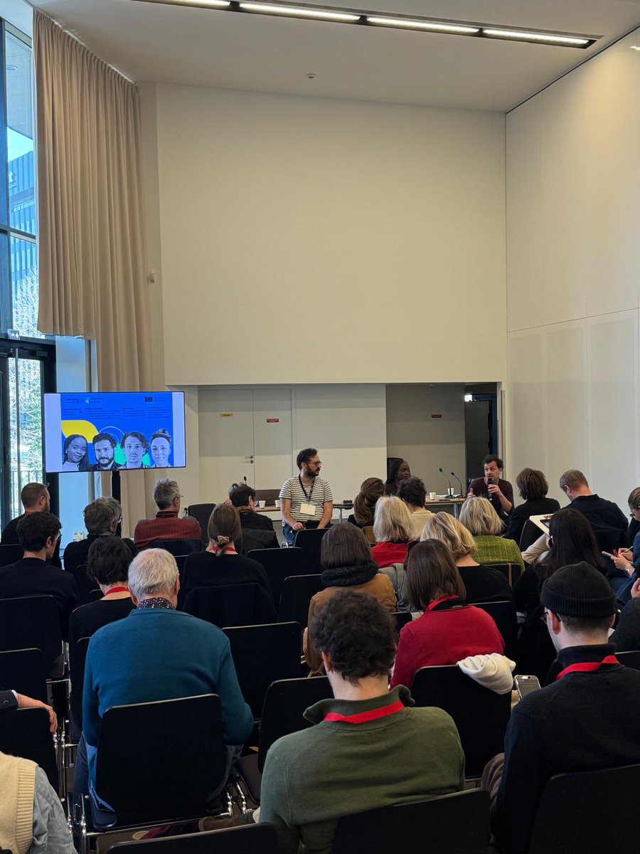 🗣️Jeunes &amp; démocratie : rétablir la confiance ! Face à la défiance et à la polarisation, comment recréer du dialogue et lutter contre la désinformation ?
Voices for Choices donne la parole aux jeunes pour imaginer des solutions ! Un atelier de Debating Europe et Décider ensemble