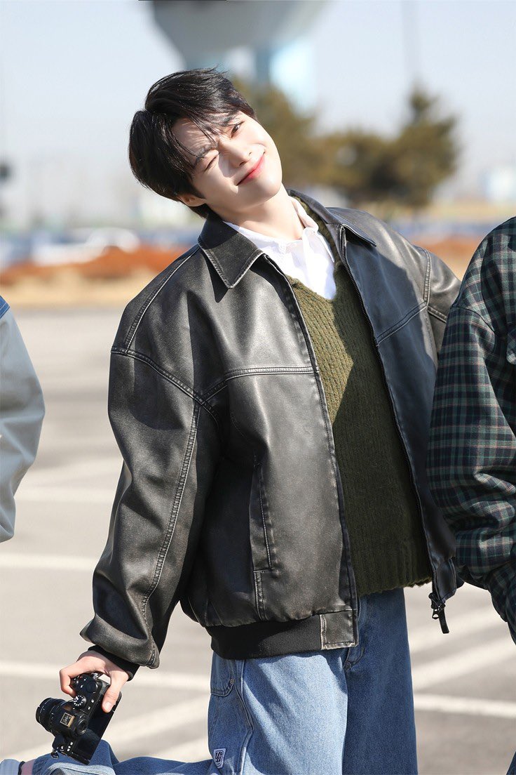 taeraevision's tweet photo. 아니이정도면 천년돌도아니고만년돌도아니고 
아니? 아이돌 에한정될수가없다 이건 억만���(억만년에한번나오는인간)이다. https://t.co/qBNMRl8SPP