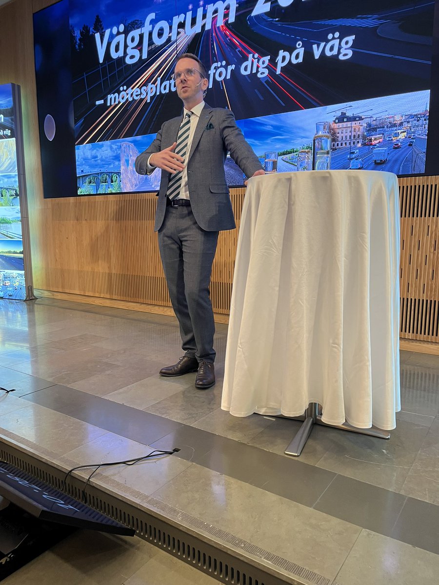 anders josephsson (@ajosephsson) on Twitter photo Regeringen prioriterar BK4 vägnätet säger infrastrukturminister <a href="/andreas_carlson/">Andreas Carlson</a> på Vägforum 2025. <a href="/Transportft/">Transportföretagen</a> Regeringen prioriterar BK4 vägnätet säger infrastrukturminister <a href="/andreas_carlson/">Andreas Carlson</a> på Vägforum 2025. <a href="/Transportft/">Transportföretagen</a>