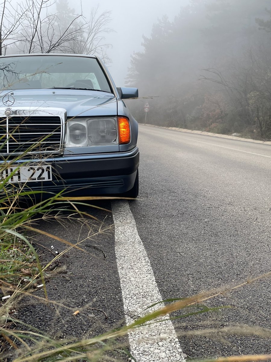 gezginkasap1963's tweet photo. 1990’S 
#W124 #Mercedes #Benzmafia #E200 #200E #benz #Classic #Turkey https://t.co/zFGXyYi1oR