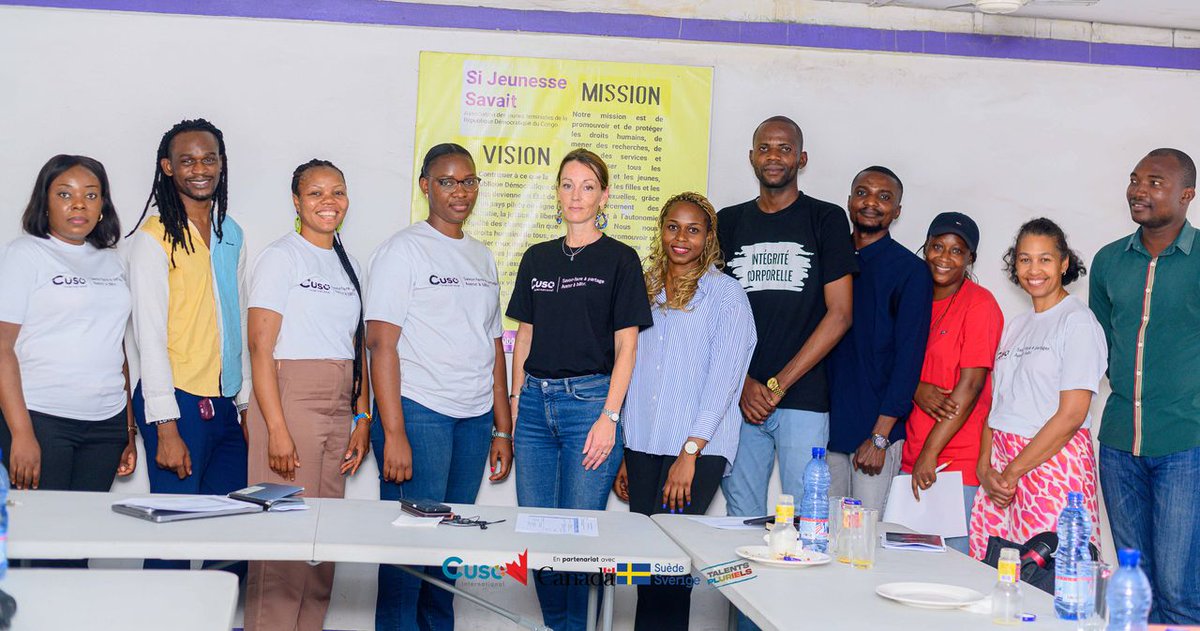 CusoIntlRDC's tweet photo. La délégation suédoise a visité les activités du projet Talent pluriel à Kinshasa. 

Richine Kapinga, directrice-pays de Cuso internationale, accompagnée d'Agathe Ngomba, la manager du projet Talent pluriel en RDC, a accueilli la délégation suédoise (un de ses bailleurs de fonds) incluant Anne-Sophie, responsable de programme à l'ambassade de Suède, ainsi qu'Elisabeth chargée de finance pour la visite des activités déployées dans le cadre de ce projet à Kinshasa. 

Durant cette première journée, la visite a connu de moments forts :
1. Visite du siège national de Cuso International.  Visite de l'espace de travail partagé : où la délégation a assisté à la distribution des documents légaux aux jeunes entrepreneurs et a pu découvrir le travail mené par ces derniers.
2. Visite de la sensibilisation des leaders communautaires sur l’inclusion sociale à Selembao, organisée  avec un des partenaire de mise en œuvre du projet: Si jeunesse savait. 
3. Visite des locaux de « Si jeunesse savait » et discussion avec son équipe.
@AMC_corporatif @SwedeinDRCongo 

#talentspluriels #cusointernational