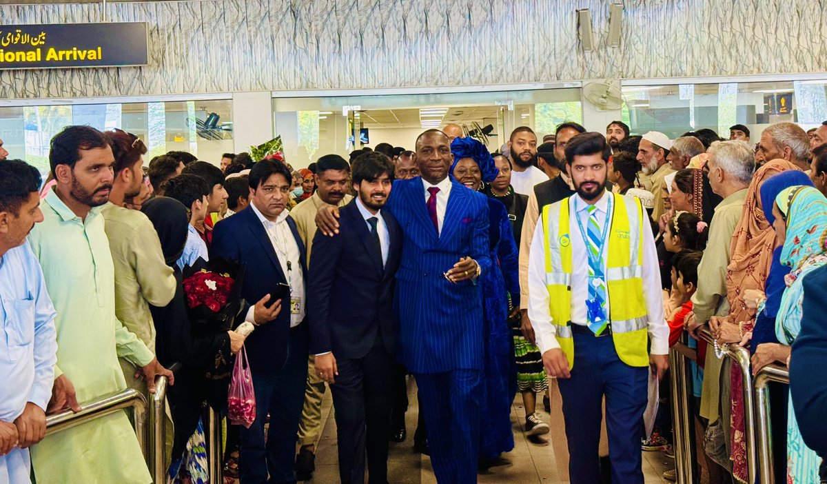 drpaulenenche's tweet image. Landing with a purpose

God’s power is about to be revealed
Faisalabad, get ready for an outpouring!

Pakistan, we are here! Expect miracles, signs, and wonders. God is about to move mightily! 

Come encounter Jesus Christ at Ansari Park, Faisalabad, at 6:00 PM daily, starting…