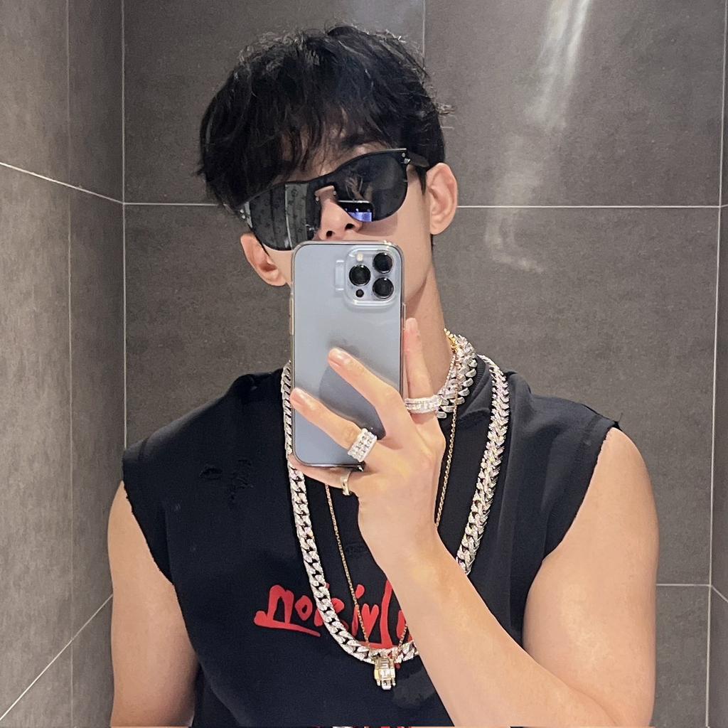 _yoonziwoo's tweet photo. SHOW !! ME !! THE !! MONEY !! mom sorry https://t.co/6iW9oUa3Jv