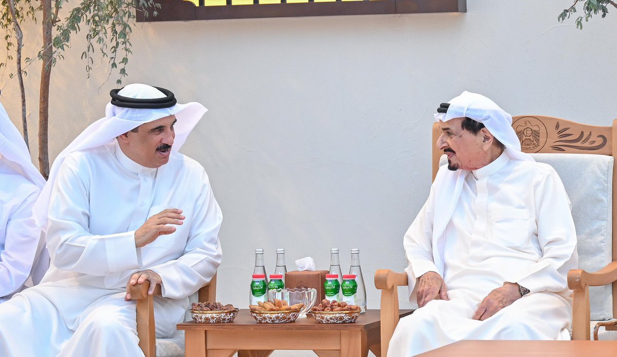 BahrainEmbUAE's tweet image. صاحب السمو الشيخ حميد بن راشد النعيمي عضو المجلس الأعلى حاكم إمارة عجمان، بحضور الشيخ عمار بن حميد النعيمي، ولي عهد إمارة عجمان، يستقبل سعادة السفير الشيخ خالد بن عبدالله آل خليفة سفير مملكة البحرين لدى دولة الإمارات العربية المتحدة، وذلك في قصر الزاهر بإمارة عجمان.