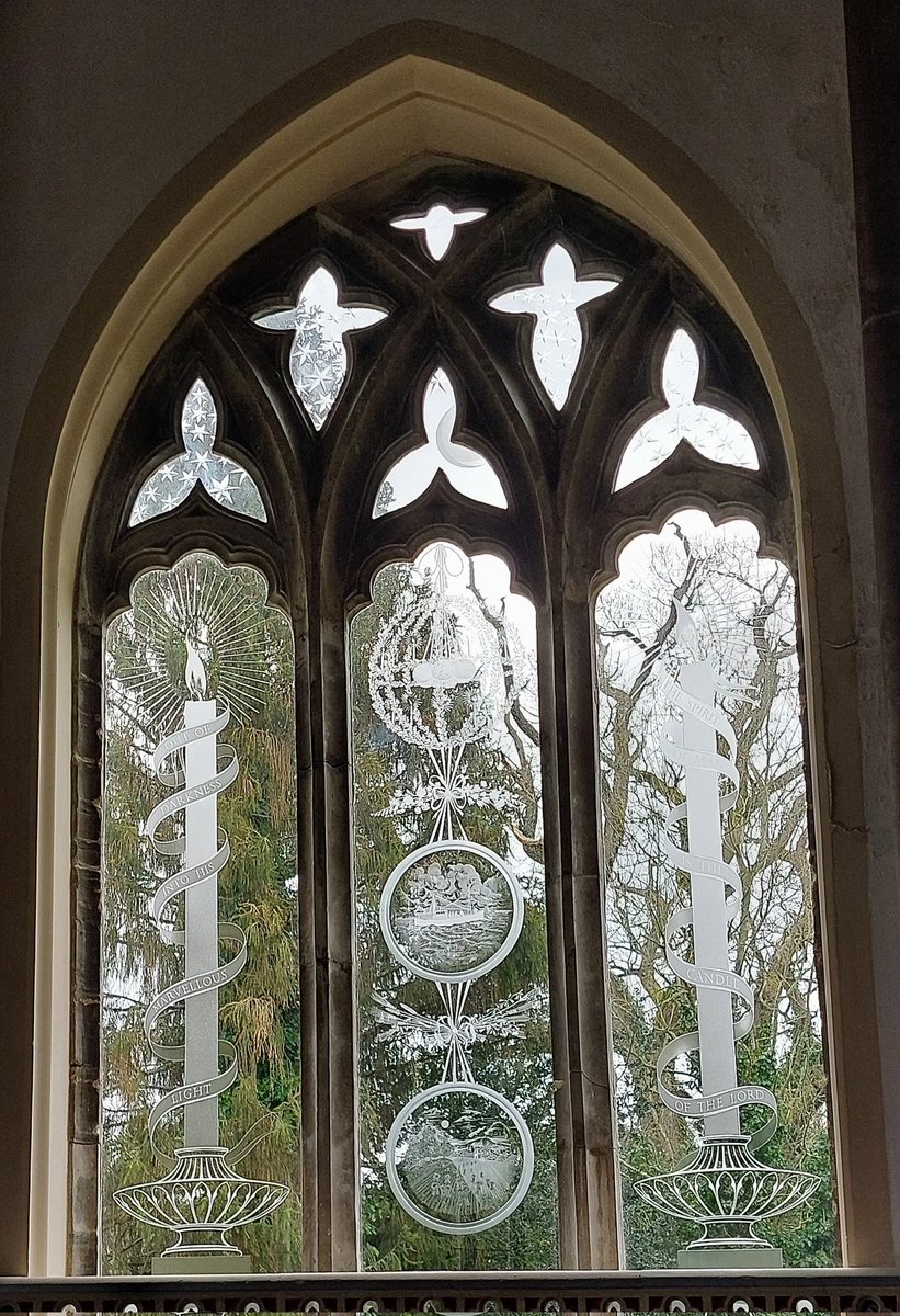 HartberryArt's tweet image. St Nicholas church, Moreton.  Windows engraved by Sir Laurence Whistler over a span of 40 years.  Stunning!  My photos can't do it justice. #engravings #Whistler