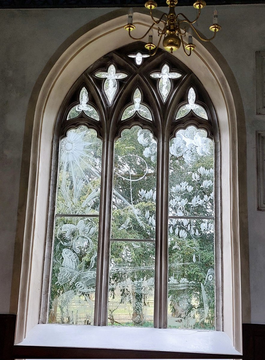 HartberryArt's tweet image. St Nicholas church, Moreton.  Windows engraved by Sir Laurence Whistler over a span of 40 years.  Stunning!  My photos can't do it justice. #engravings #Whistler