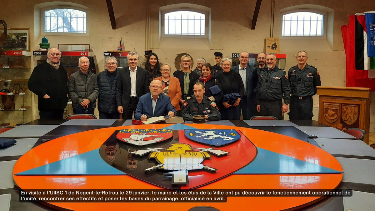 VilledeChartres's tweet image. 🫶 La Ville de Chartres va devenir la marraine de l&apos;Unité d&apos;Instruction et d&apos;Intervention de la Sécurité Civile n°1 de Nogent-le-Rotrou ! Ce parrainage sera officialisé en avril lors d&apos;une cérémonie symbolique. 🎊 ► chartres.fr/actualites/det… #Chartres #UIISC1