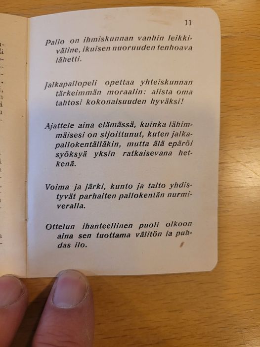 HJK ry ja Urheilumuseo tekevät yhteistyötä HJK muistojen digitoinnissa . Kuvassa on ote HJK:n sääntökirjasta vuodelta 1930