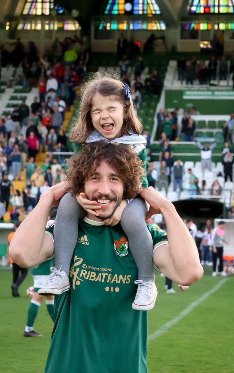 CPCacerenoSAD's tweet photo. 💚 Queremos felicitar a @JaviPelos y @navas5 por el día del padre. ¡Qué tengáis muy buen día! 🤗

📸 @javago_cc 

#LaOrdenDelDecano #AúpaCPC https://t.co/2NLoOBxzZL
