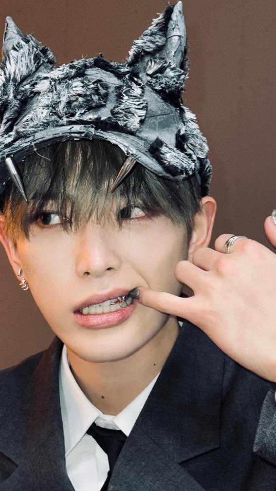 하루아오빠 완전일진이라서 토익점수2000점넘고 리들샷도1억 씁니다 하루아님 손에죽은사람 1000000억명입니다