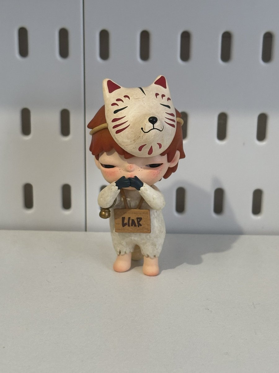 chloe tweet media