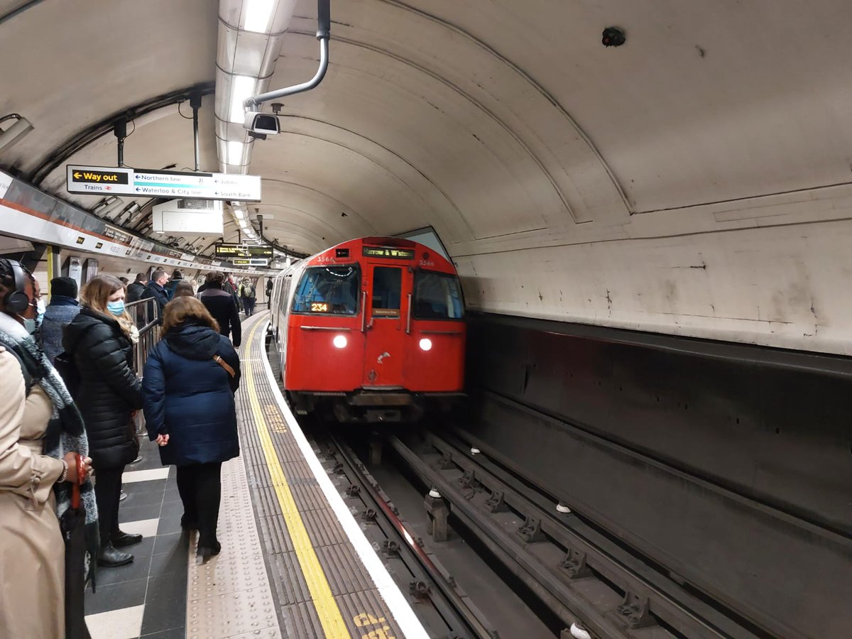DanSpotter86's tweet photo. Heres a Throwback shot of a 1972 Underground π Stock Train Number 3566 Bound for Harrow and Wealdstone at Waterloo on 29/02/22. #London #londontransport #LondonUnderground #TFL #1972Stocktrain #1970s #Waterloo #WaterlooStation #londonnetwork https://t.co/fBW0hQSjBj