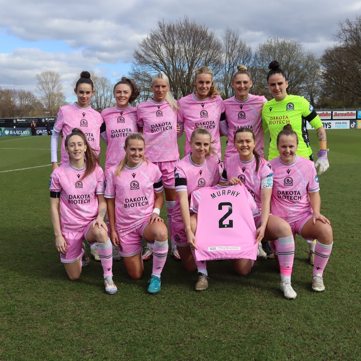 💙The whole team is behind you, <a href="/niamhmurphy_3/">Niamh Murphy</a>. 

#Rovers 🔵⚪️