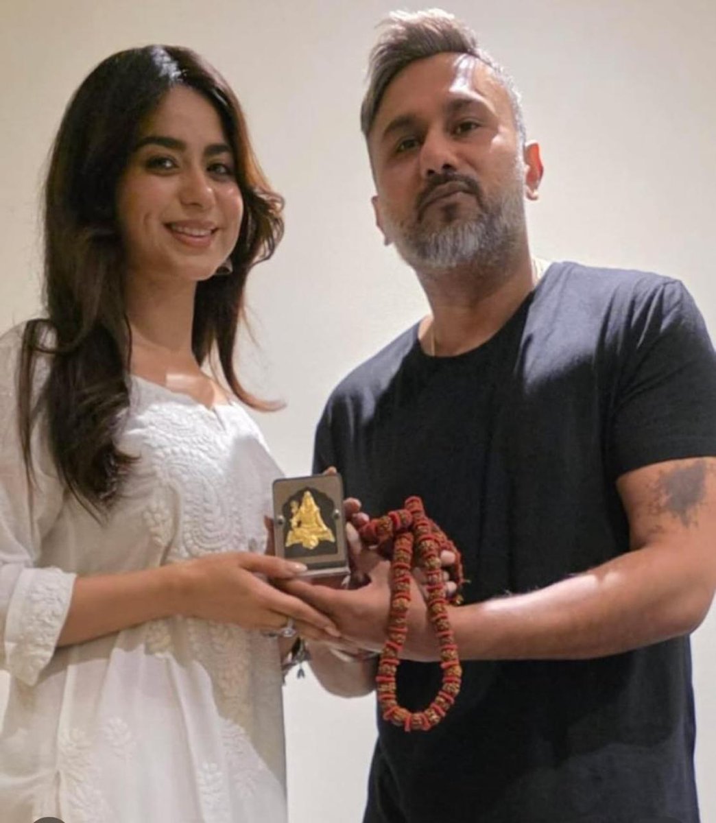 lavanyaDutaSwe's tweet image. "Who's ready for a yo-yo masterclass? @Soundarya is taking over with #YoYo_with_Soundarya! Don't miss out on the fun, tricks, and inspiration! Join the yo-yo revolution! #YoYoCommunity #Soundarya"