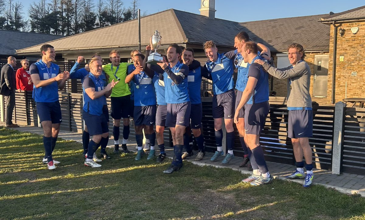 Senior Cup winners <a href="/OldBrentwoodsFC/">Old Brentwoods FC</a>