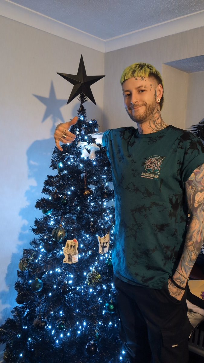 🎃em🎃 tweet media