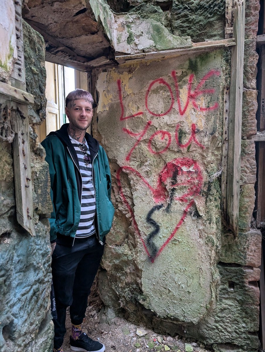 🎃em🎃 tweet media