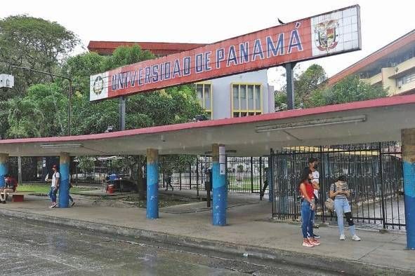 La Universidad de Panamá (UP) llega a la posición 92 en el Ranking Scimago, escalando 60 lugares en solo un año tras ubicarse en la posición 152 el año pasado. 

buff.ly/hG0Mfvd