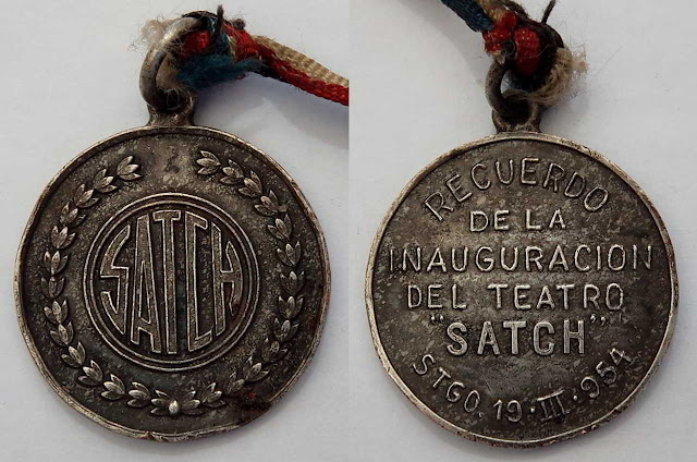 El 19 de Marzo de 1954 se inaugura el Teatro #SATCH , conocido como #Cariola con una capacidad de 1.100 butacas entre platea baja y alta: medallaschile.blogspot.com/2015/06/teatro…