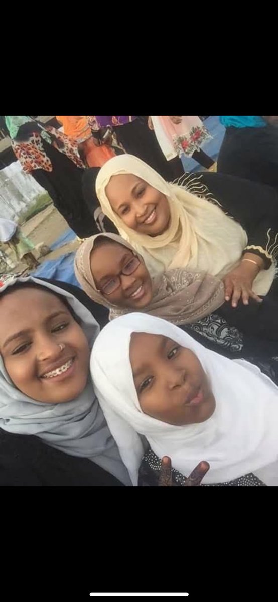 selma isse farah and her family missing kamal isse farah who got caught lacking on federal way seattle washington on december 17th 2017😂😂😂😂😂😂😂