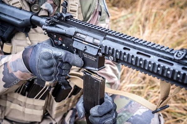 top_force's tweet photo. 🪖🇫🇷 #ALPC Rebondissement en vue pour la relance d’une filière française de munitions de petit calibre https://t.co/jiT2XVjt1e https://t.co/pdiDvRxEbD