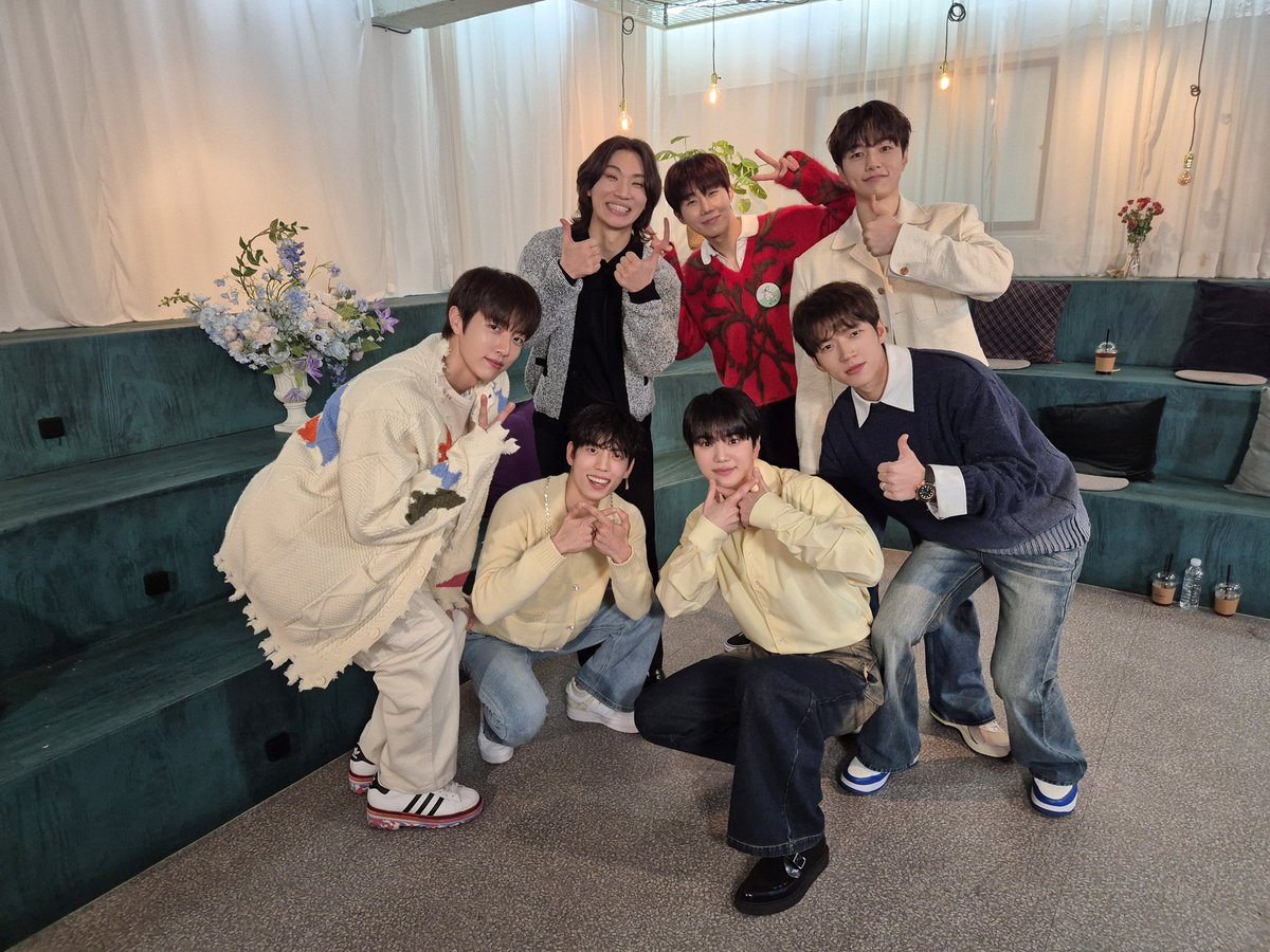 IFNT_Official_'s tweet photo. [PHOTO]

Q. 밥 친구 유튜브 찾아요
얼굴만 봐도 재밌는데
토크까지 알차고 재미있어서
시간 순삭 유튜브 어디 없을까요ㅠㅠ..?

ㄴ 어떡해.. ∞ 돌려봐도 재미있는 인피니트
15주년 기념 출연 유튜브를 아직 안 봤나 봐..🫥

#인피니트 #INFINITE
#LIKE_INFINITE #Dangerous https://t.co/rJIthjHYUk