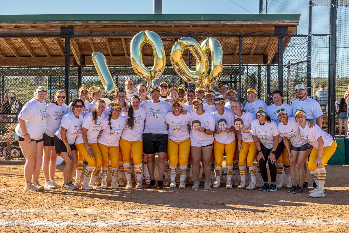 🐐ed.

Coach Wilson became the first EVER Division III Female Head Coach to reach 1,000 career wins with a 10-2 W over Wisconsin-Stout! 

Congratulations, Coach. Nobody deserves this more! We love you more than you know! 💛

And we had to bring Rubi to FL to celebrate! 🐶