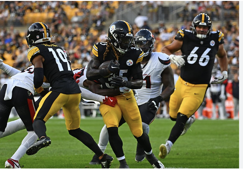 EXCLUSIVE: #Steelers RB Jonathan Ward
"It feeds the hunger to keep grinding. Getting those opportunities – it reminds you it’s real. You feel that excitement again like when you were a kid. It reminds you that you can play with the best and aren’t just a scout guy."