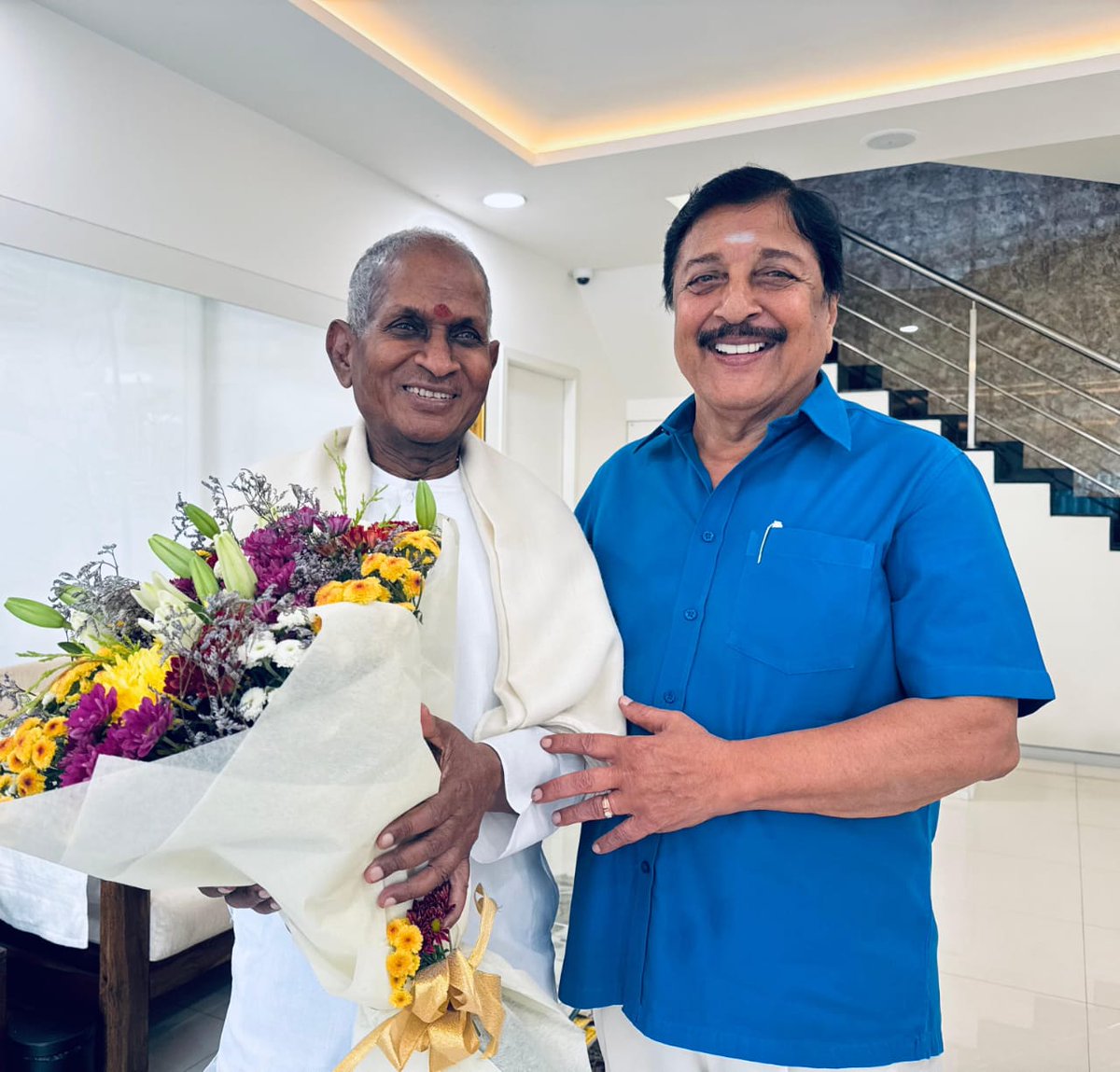 calicut_sfc's tweet photo. .@Suriya_offl anna and family met the Maestro @ilaiyaraaja today! 

#Suriya #BrindhaSivakumar #SivakumarSir #Ilaiyaraaja https://t.co/kvyzTigrBr