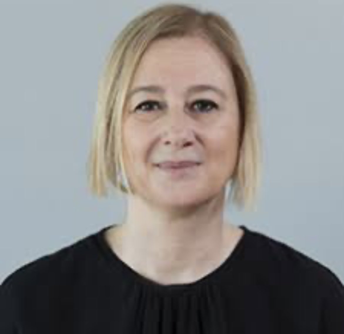 #Galatasaray Üniversitesi İşletme Bölüm Başkanı #Prof. Dr. #NaciyeAylin #Ataay #Saybaşılı’nın da #diplomasının iptal edildiği bilgisi var.
Diploması iptal edildiyse verdiği dersler #geçersiz sayılıp #mezun ettiği öğrencilerin de diploması geçersiz mi oluyor?