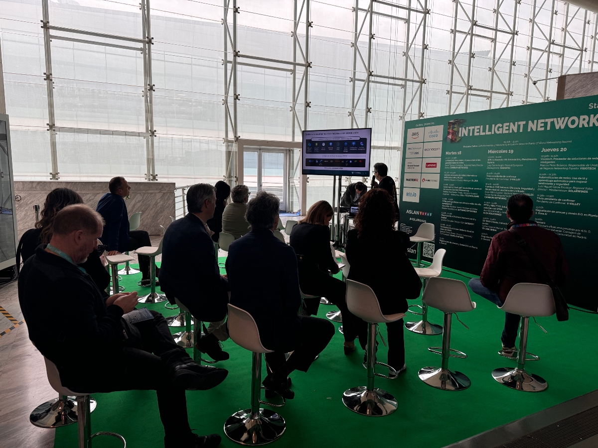 mayoristasinf's tweet image. 🎤📢 Ponencias inspiradoras en #ASLAN2025, que ya ha arrancado su segunda jornada. Desde expertos en IA hasta líderes en ciberseguridad, compartiendo su visión sobre el futuro de la tecnología. ¿A qué ponencia te gustaría asistir? 🔍 #EventosTech #Conocimiento