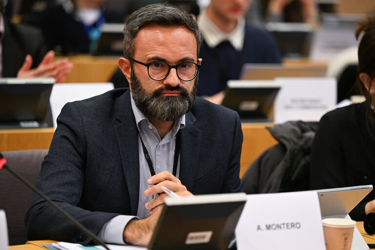 ESNsocial's tweet photo. Yesterday, ESN CEO @A_LMontero and ESN Policy and Project Officer Adriana Masgras attended at the EMPL Joint Hearing on the Protection and Promotion of Rights of Children Placed in Alternative Care.
Alfonso also spoke at the hearing, emphasising key points related to the topic. https://t.co/hWJwuyGm0F