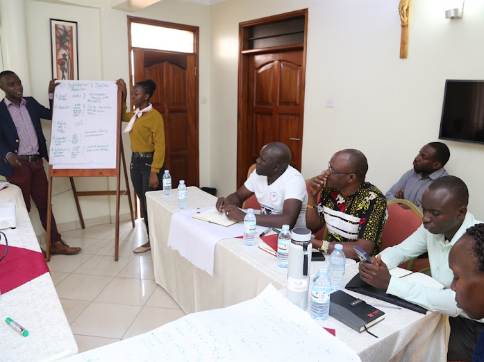 KalemaxA's tweet image. Now-@PolicyUganda Too often, NGOs mismanage grant-funded activities, not due to bad intentions, but a lack of the right skills. 

That’s why capacity building in resource mobilization &amp;amp; grant management is so crucial.

There4 Alliance members should definitely adopt this approach