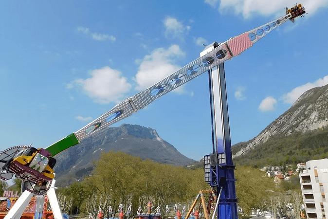 🎠[FOIRE DES RAMEAUX]
La 89e foire des Rameaux à Grenoble aura lieu du 12 avril au 4 mai 2025.
Des perturbations sont à prévoir dans le secteur de la Porte de France dès le 20 mars avec le stationnement interdit sur l'Esplanade.
🔗Plus d'info : mobilites-m.fr/foire-des-rame…