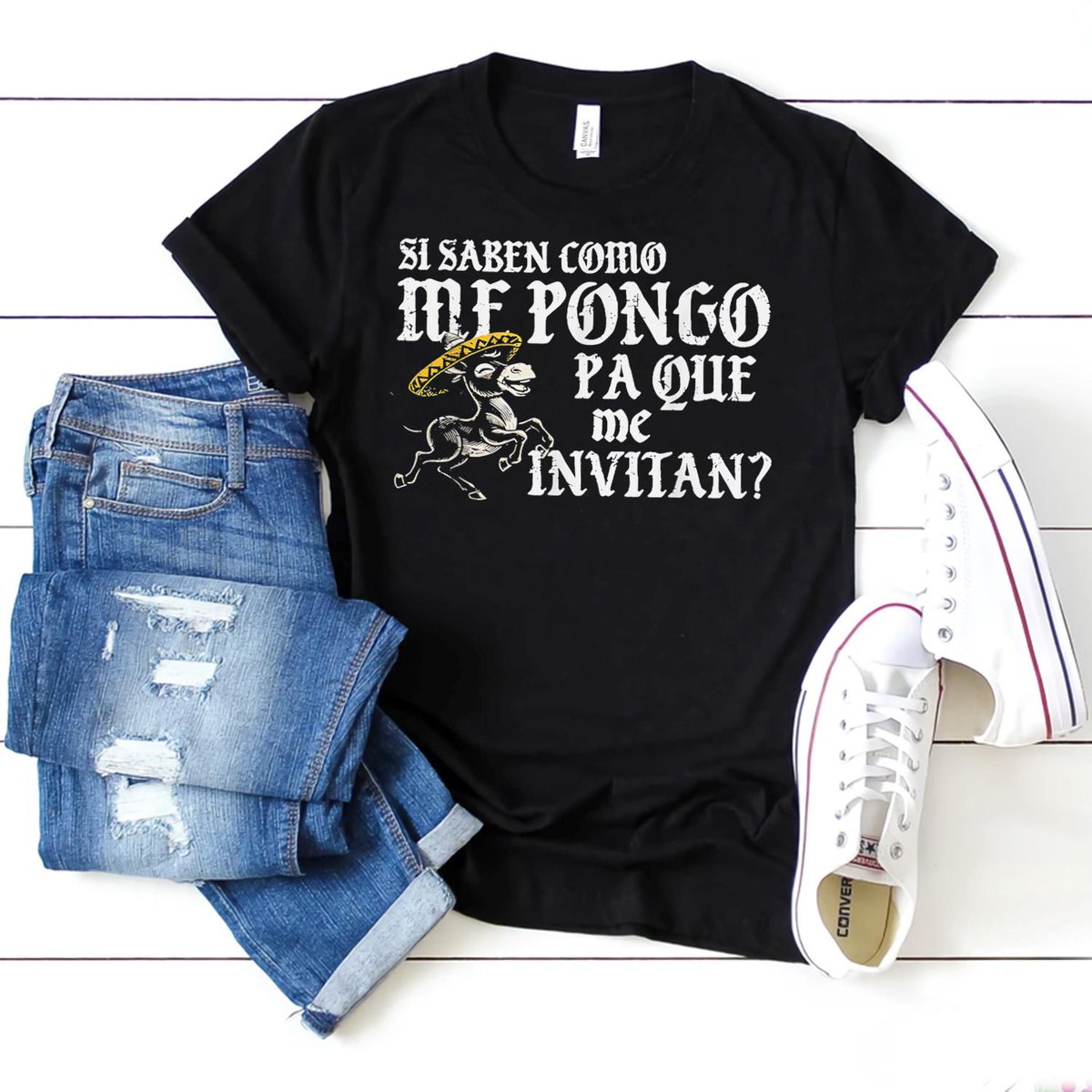 bacershop's tweet photo. Si Saben Como Me Pongo Pa Que Me Invitan Shirt

https://t.co/5QMcbaUalf

#Bacershop #SiSabenComoMePongo #FunnyShirt #LatinoHumor #PartyVibes #FiestaMode #DrunkHumor #MexicanMeme #HilariousTees #WeekendMood #TrendingNow #FiestaReady https://t.co/L4pb8pkKxG