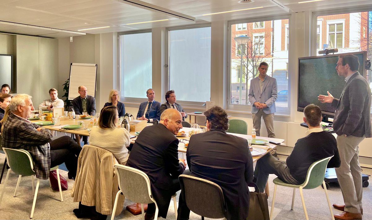 LTO organiseerde vanochtend een ontbijt voor Tweede- en Eerste Kamerleden over onze visie, inzet en uitvoering naar klimaatbewuste land- en tuinbouw.

Bedankt voor jullie komst!