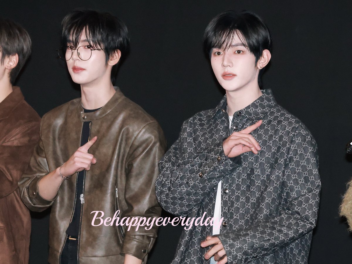 250319 cgv

🐰🐼

#장하오 #ZHANGHAO
#한유진 #HANYUJIN #행운즈 🍀
#ZEROBASEONE #ZB1 #제로베이스원
