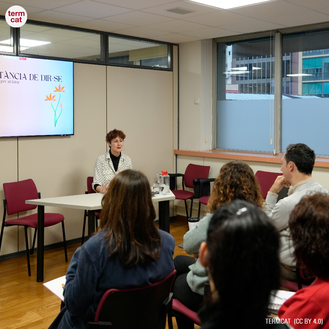 🟣 La importància de dir-se, una terminologia feminista per al futur

L’escriptora, exdiputada i assessora de la 'Terminologia del consentiment sexual', <a href="/JnnDiaz/">Jenn Díaz</a>, ens ha fet una sessió sobre la perspectiva de gènere en terminologia 👇

termcat.cat/ca/actualitat/…