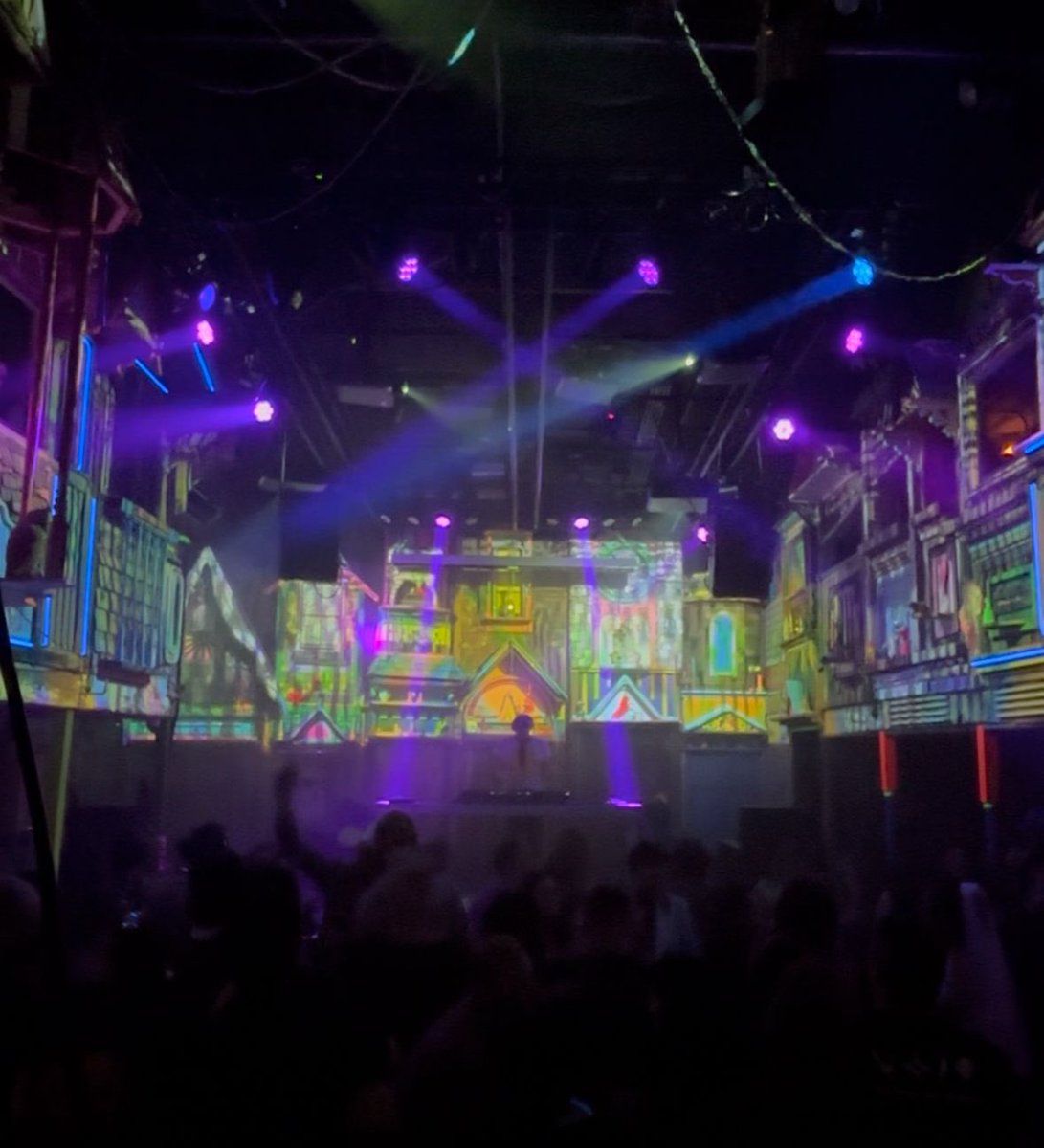 adoxley's tweet photo. Back at it 🫣 Delighted to share my recent dj set from @MeowWolf in Santa Fe. An incredible space, built with love and guaranteed to unlock heaps of fun. 

https://t.co/nmsDfZ93Tp https://t.co/cJYaXB6MfA