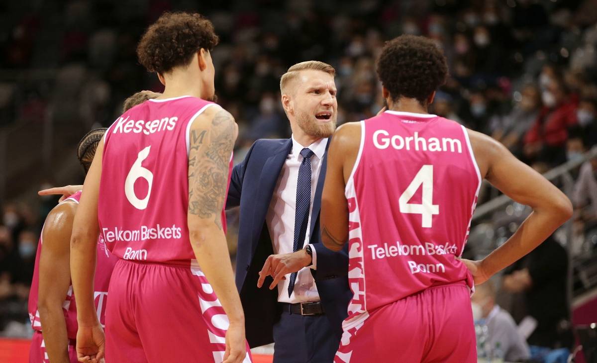 Justin Gorham (<a href="/JustinG4_/">Justin Gorham</a>) on being coached by Tuomas Iisalo:

"Sometimes in my rookie year, I didn’t appreciate it as much, but looking back on it I’m glad he was my first coach to introduce me to European basketball because his principles are still useful to this day. We might