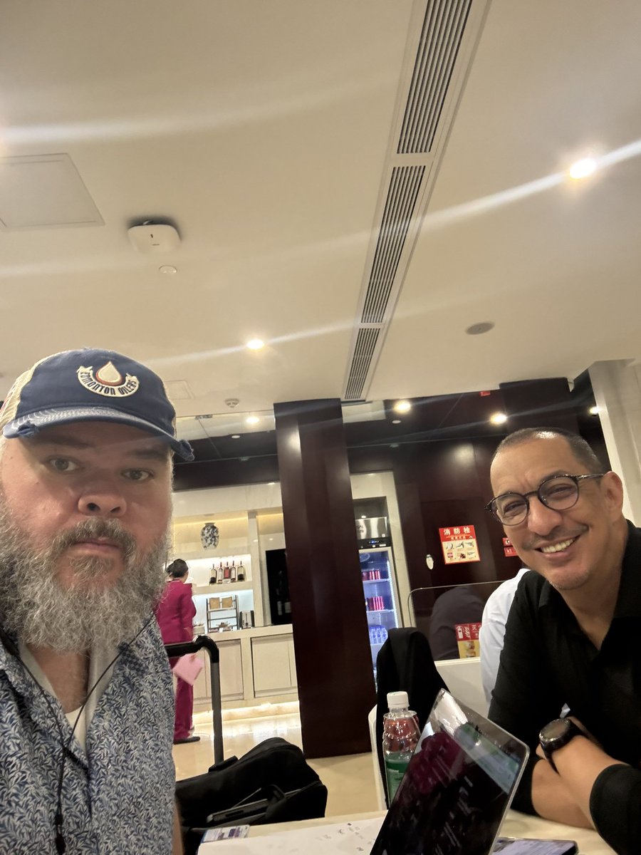 <a href="/pm_roa/">Patrick Roa</a> and I just chilling in the #CZlounge waiting for our delayed flight and recovering from being emotionally and physically violated at transfer security. 😥

#OMD122 is set to depart at 01Z to #CCU for a splash of #JetA1 and then on to #MCT.