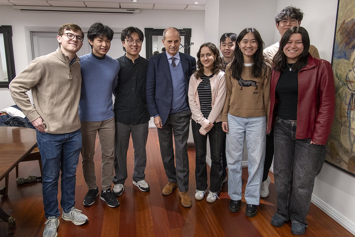 La Complutense y Harvard lanzan un proyecto de intercambio entre orquestas universitarias

tribuna.ucm.es/news/compluten… 

<a href="/TribunaComplu/">Tribuna Complutense</a> <a href="/unicomplutense/">Complutense</a>