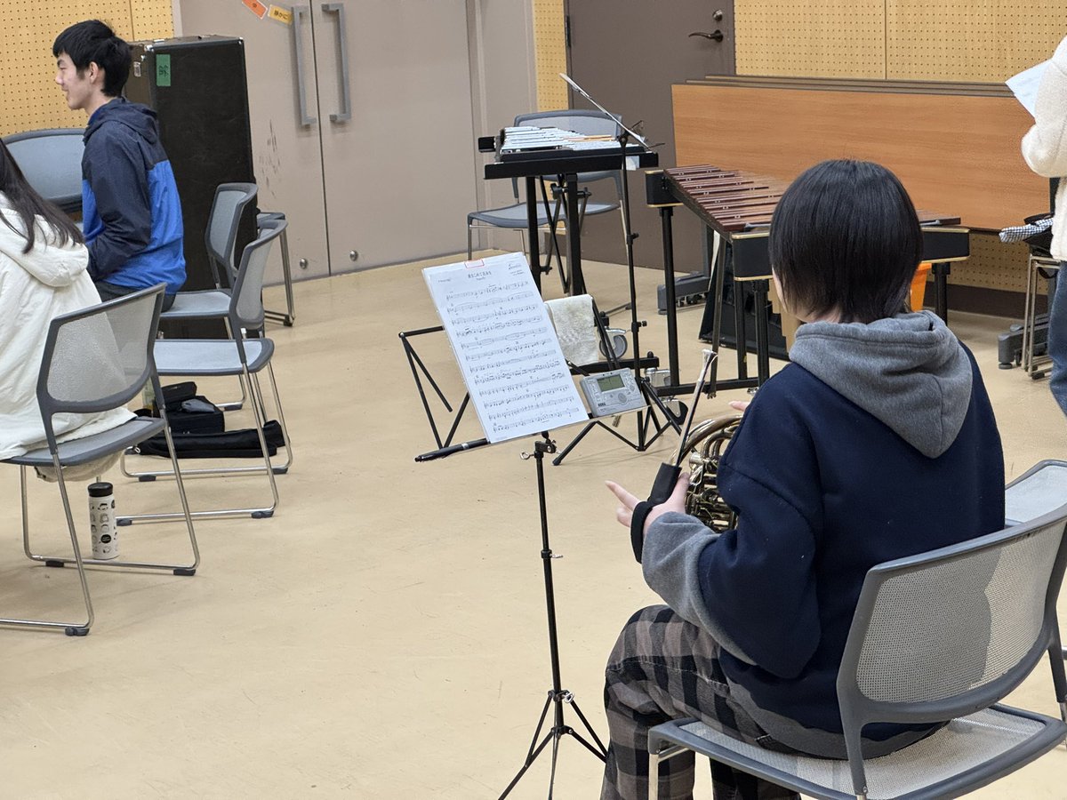 kyosuiphoto's tweet photo. #京合2025 

曲が全て重くて重すぎる(？)けど、みんな楽しくワイワイ練習してます！！！もっと人増えたらより楽しいんだろうな〜 https://t.co/vcWZAejR22