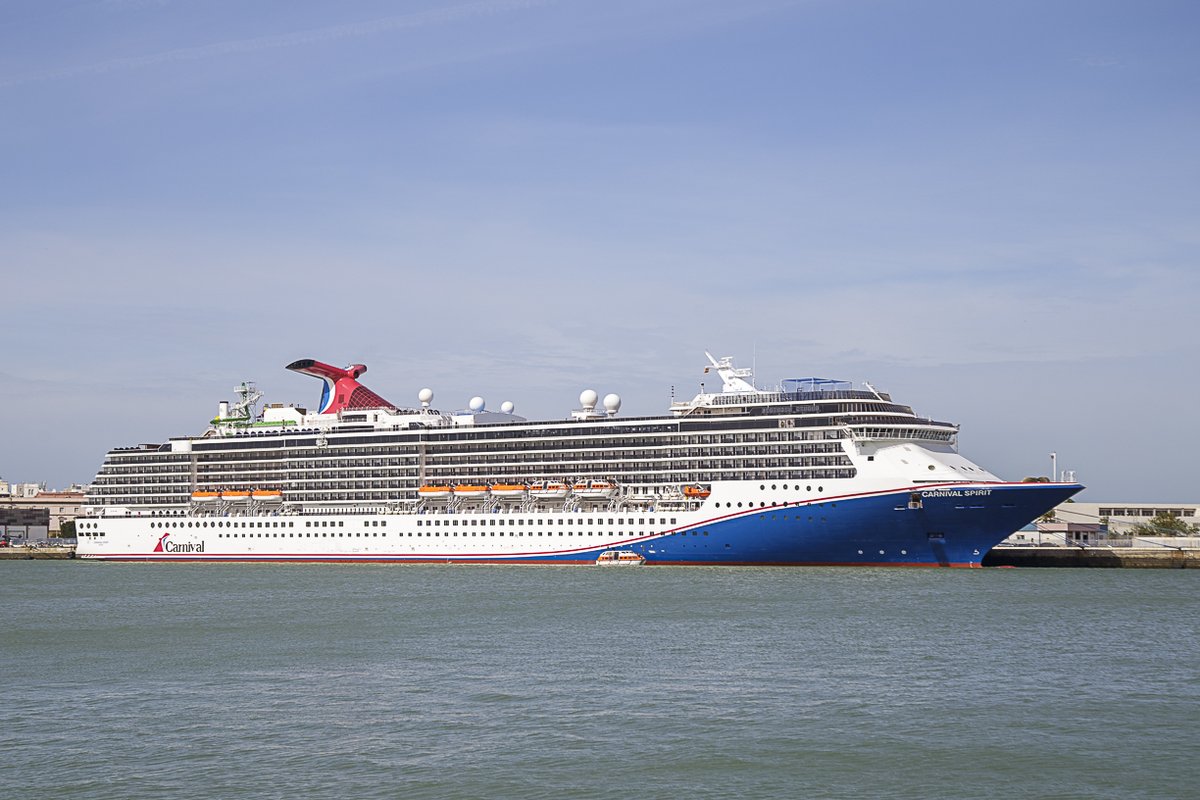 puertodecadiz's tweet photo. Hoy hemos estado en el acto de bienvenida al buque CARNIVAL SPIRIT por su primera escala en nuestro puerto. ¡Bienvenidos!
#carnivalspirit
#cadiz
#cruiseship
#shipimages
#PortsofSpain
#visitcadiz https://t.co/CGsVPPAnBy