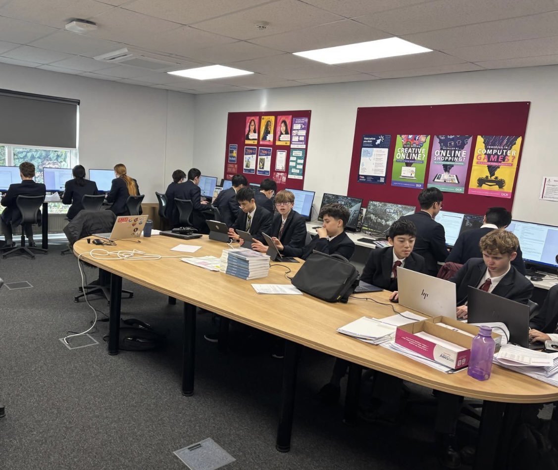 BromsSchool's tweet image. Our Computer Science department is always full of activity over lunchtimes, including round two of the Perse Coding Competition. We hope for some superstar results!
#BromsCompSci #CodingCompetition #Computing #BromsgroveSchool