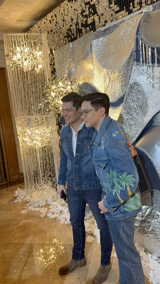 naughtynate29's tweet photo. GMA Trade Launch ♥️🫰🏻#GMADenimAndDiamonds #AldenRichards #DingdongDantes @aldenrichards02 https://t.co/Otdx6RmK4F